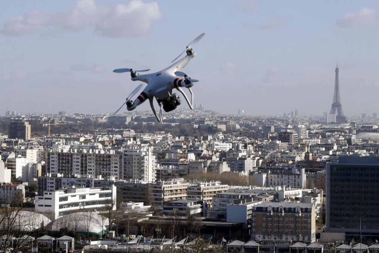 Drone crash in paris